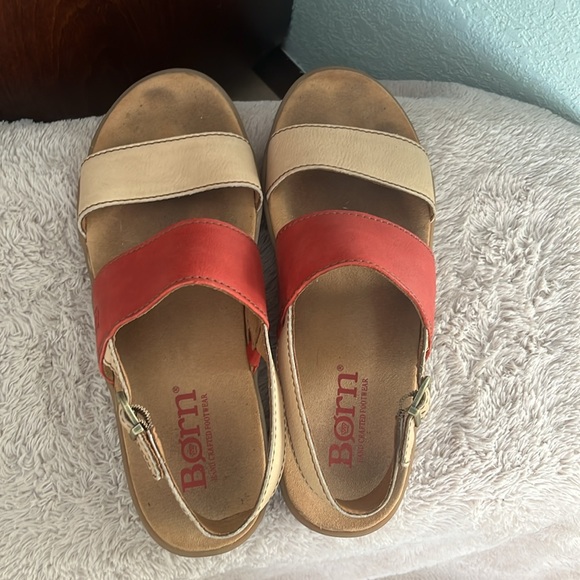 Born sandals, red and tan, leather, size 9. - Picture 4 of 6